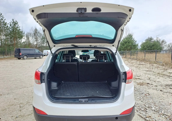 Hyundai ix35 cena 25900 przebieg: 242363, rok produkcji 2011 z Kielce małe 352